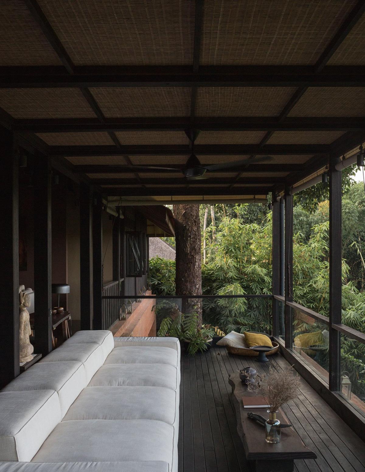 Earthy Luxury: Traditional Balinese Longhouse Transformed to a Boutique Villa